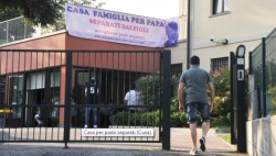 IL GIORNO del 03.07.13  - Soli e dissanguati dagli alimenti Apre la casa per padri separati